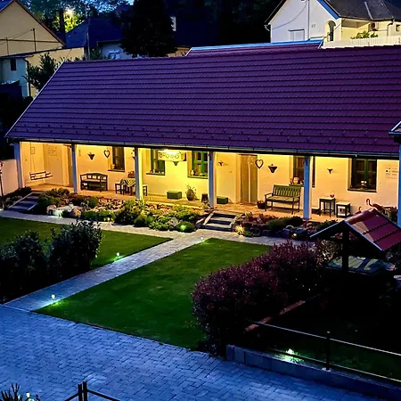 Pensionat Ladislaus Schnaps-haus Falusi Vendeghaz