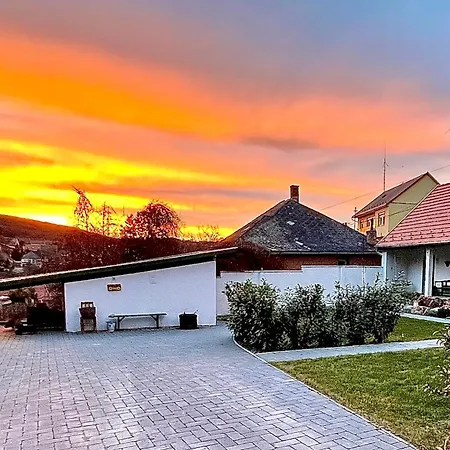 Pensionat Ladislaus Schnaps-haus Falusi Vendeghaz 3*